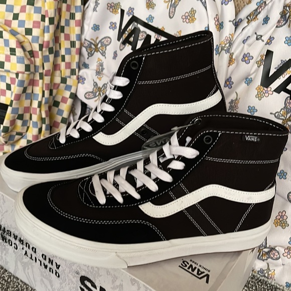 Vans WMNS Crockett High
Black/White
VN0A5JIGY28
Sneakers - Picture 9 of 16